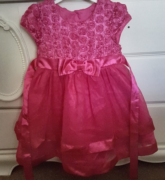 ❣Cutest Little Girls Dress. Size 3T - Picture 2 of 8